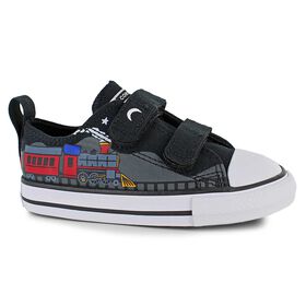 New Arrivals Converse Chuck Taylor All Star v2 Ox Trains Right Side View