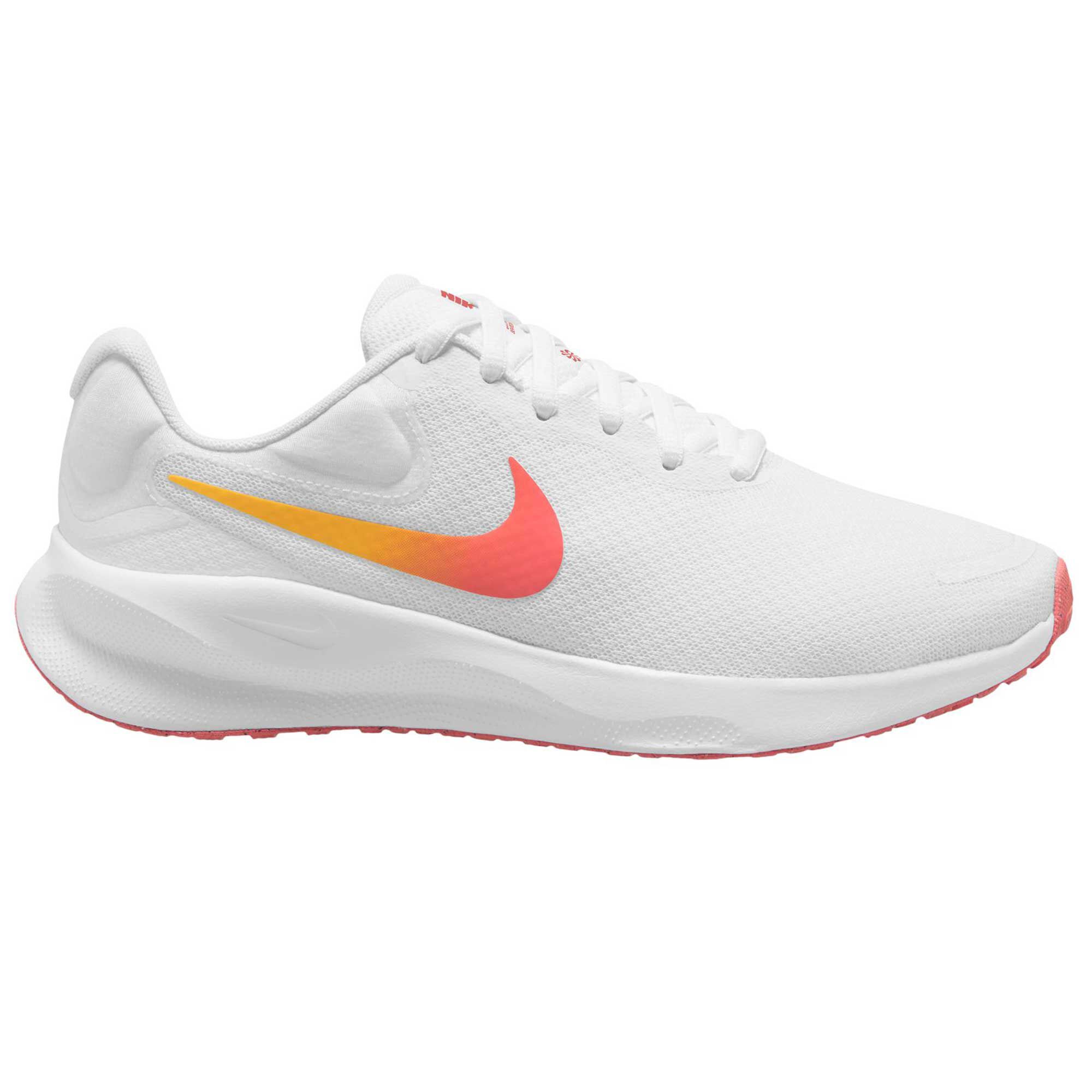 Nike Revolution 7 Right Side View