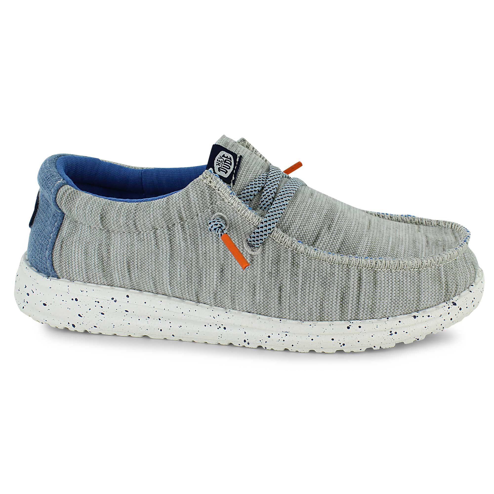 Shoe outlet show stock