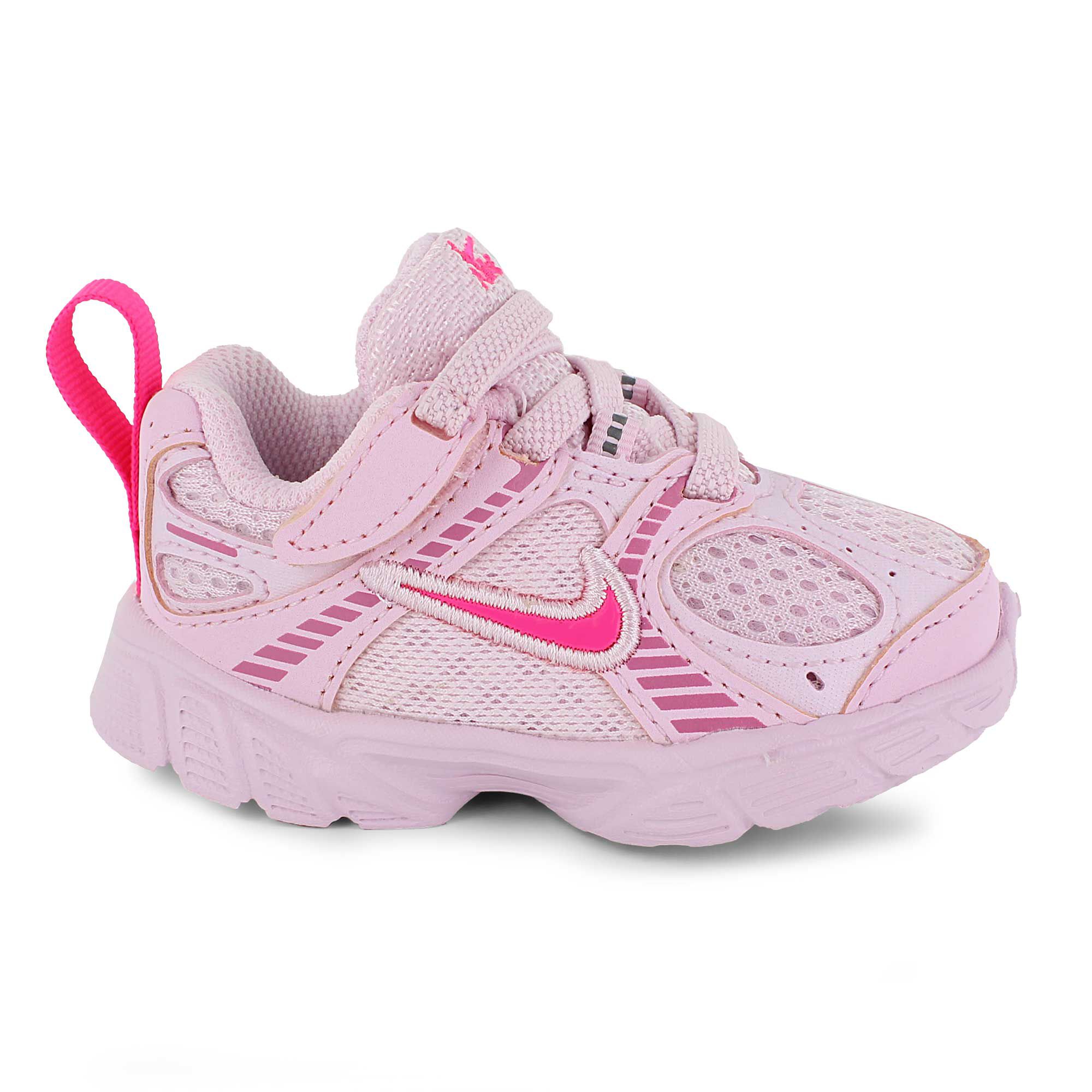 Nike V5 RNR Right Side View