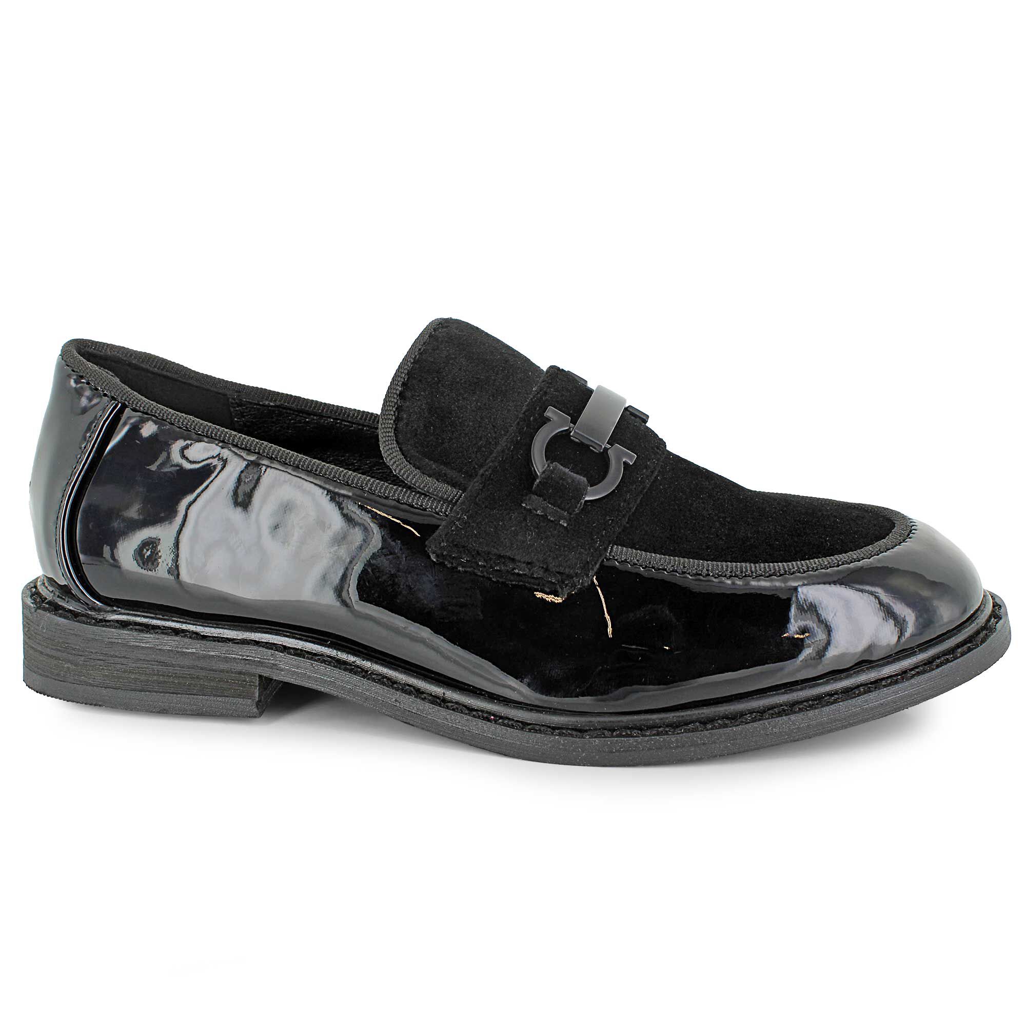 Studio Infinite Brady-B Right Side View