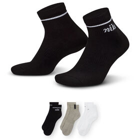 Socks Women's Nike Everyday Cushioned Ankle 3-Pair Pack Side View With Package