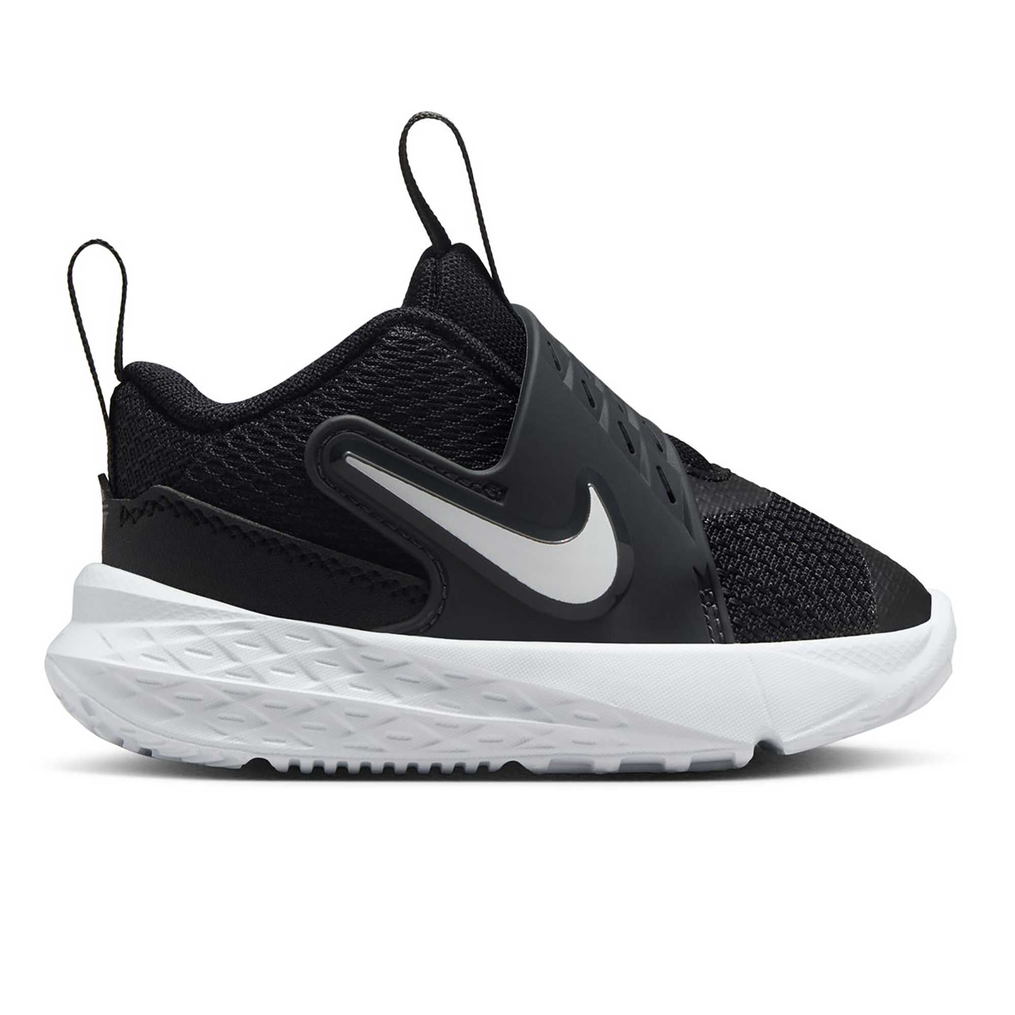 Nike Team Hustle D 12 Right Side View