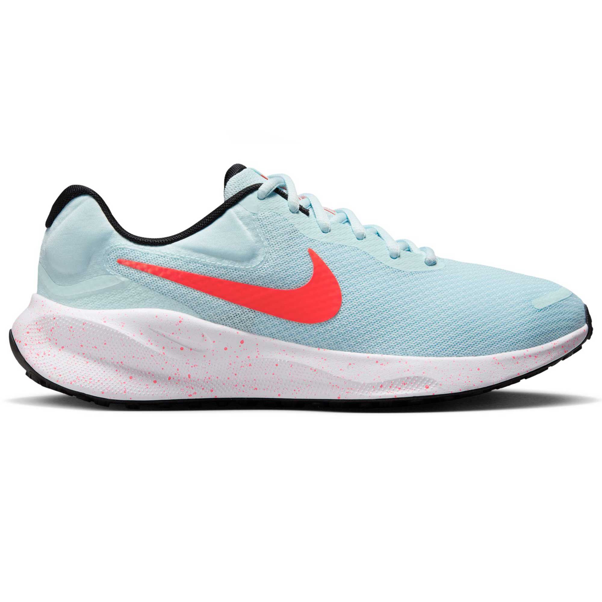 Nike Revolution 7 Right Side View