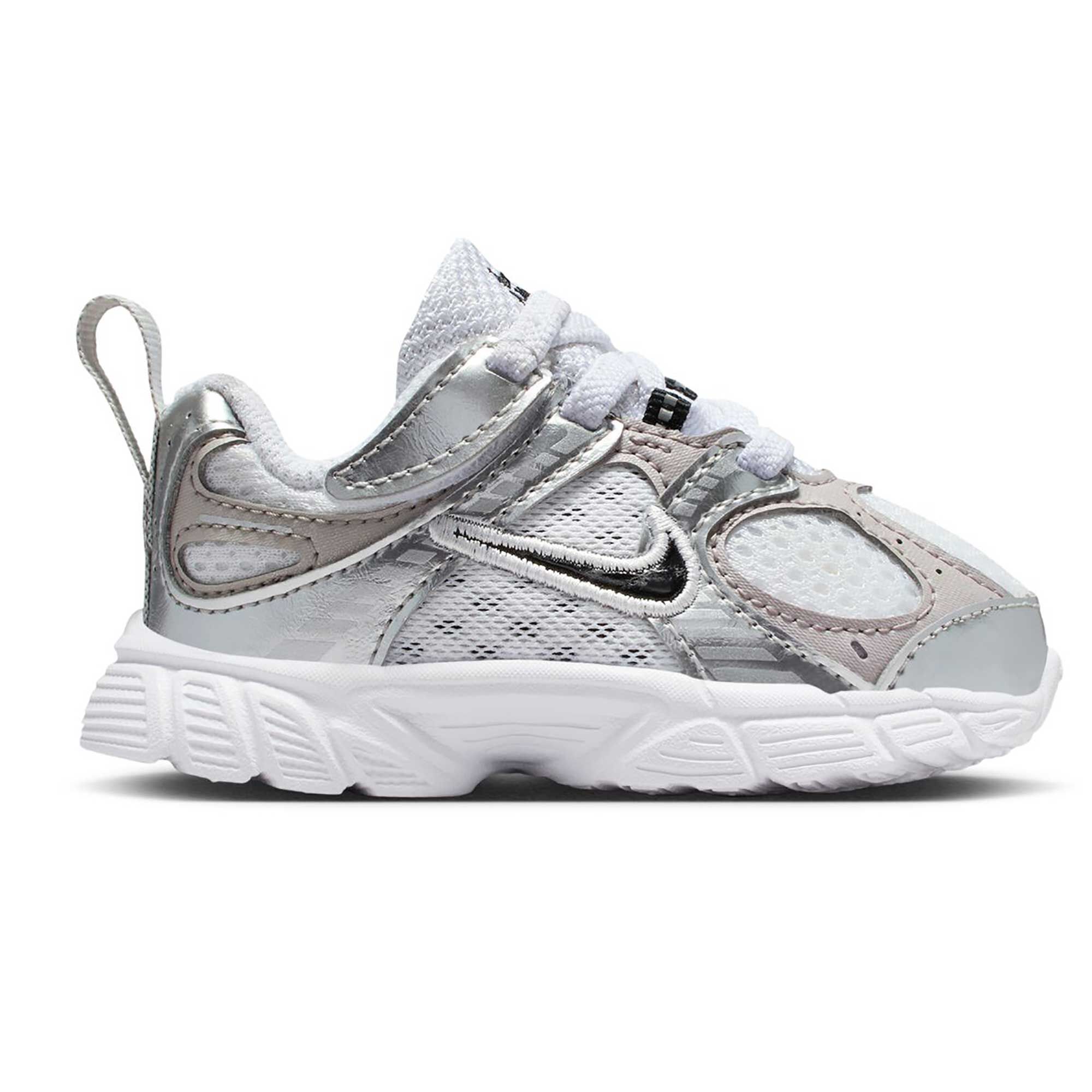 Nike V5 RNR Right Side View