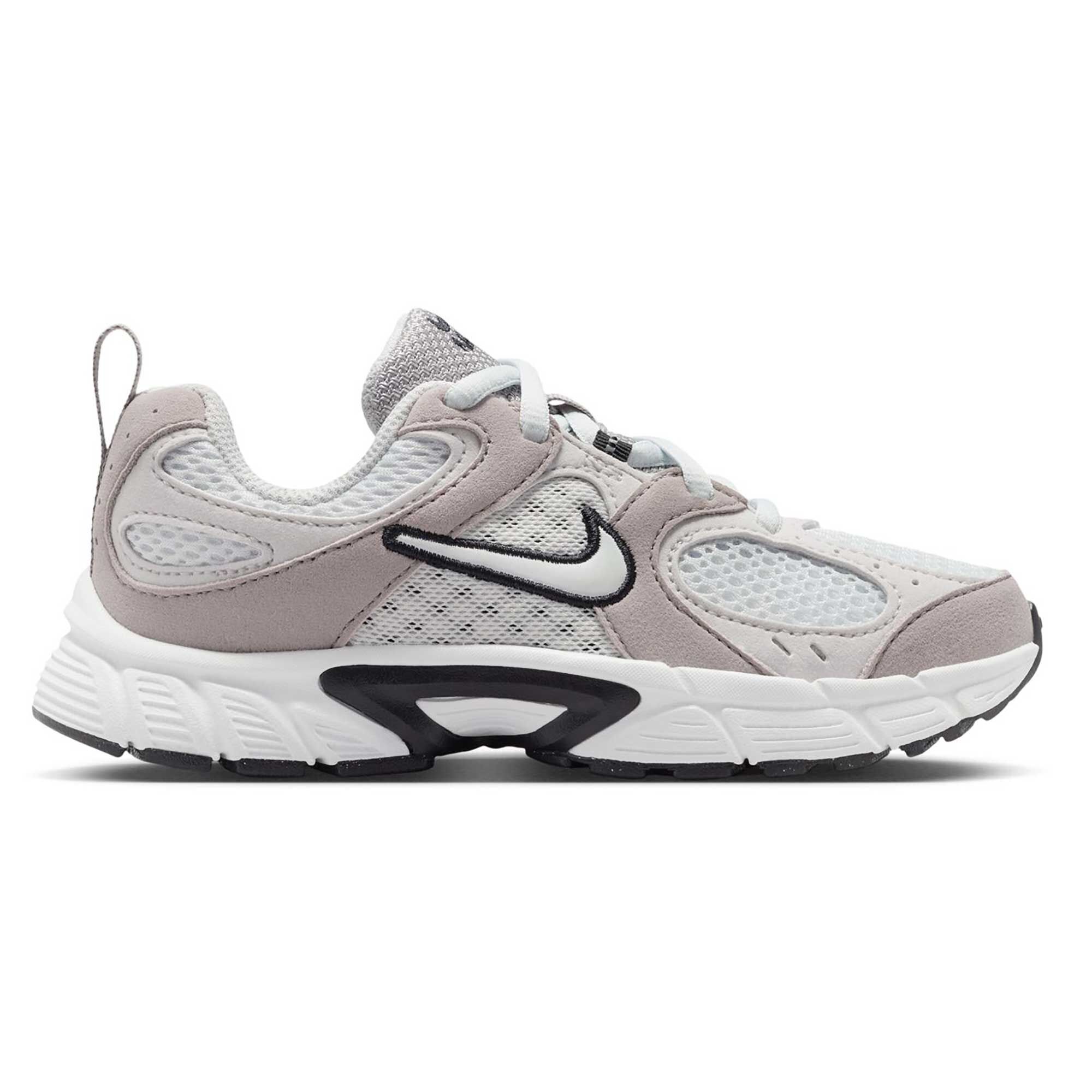 Nike V5 RNR Right Side View