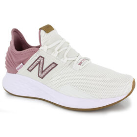  New Balance WROAVRK1 Right Side View