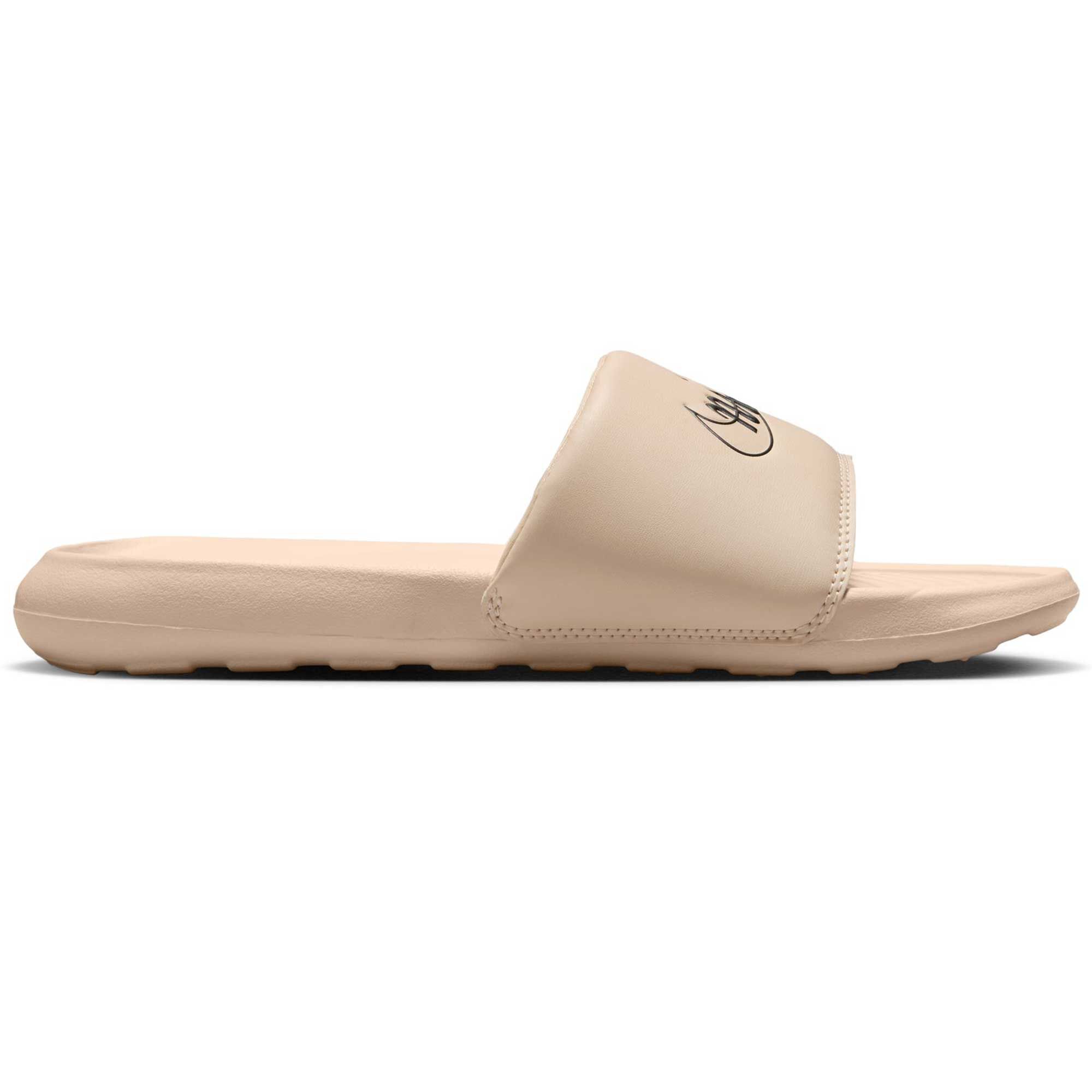 Nike Victori One Front View