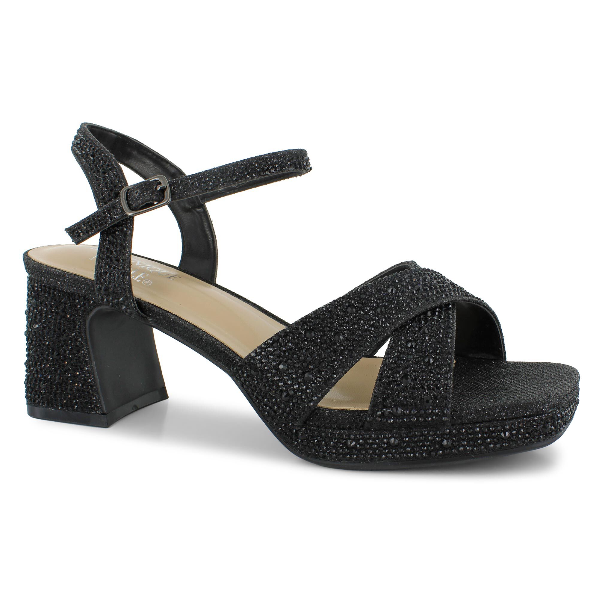 Dominique Nicole Maribel Right Side View