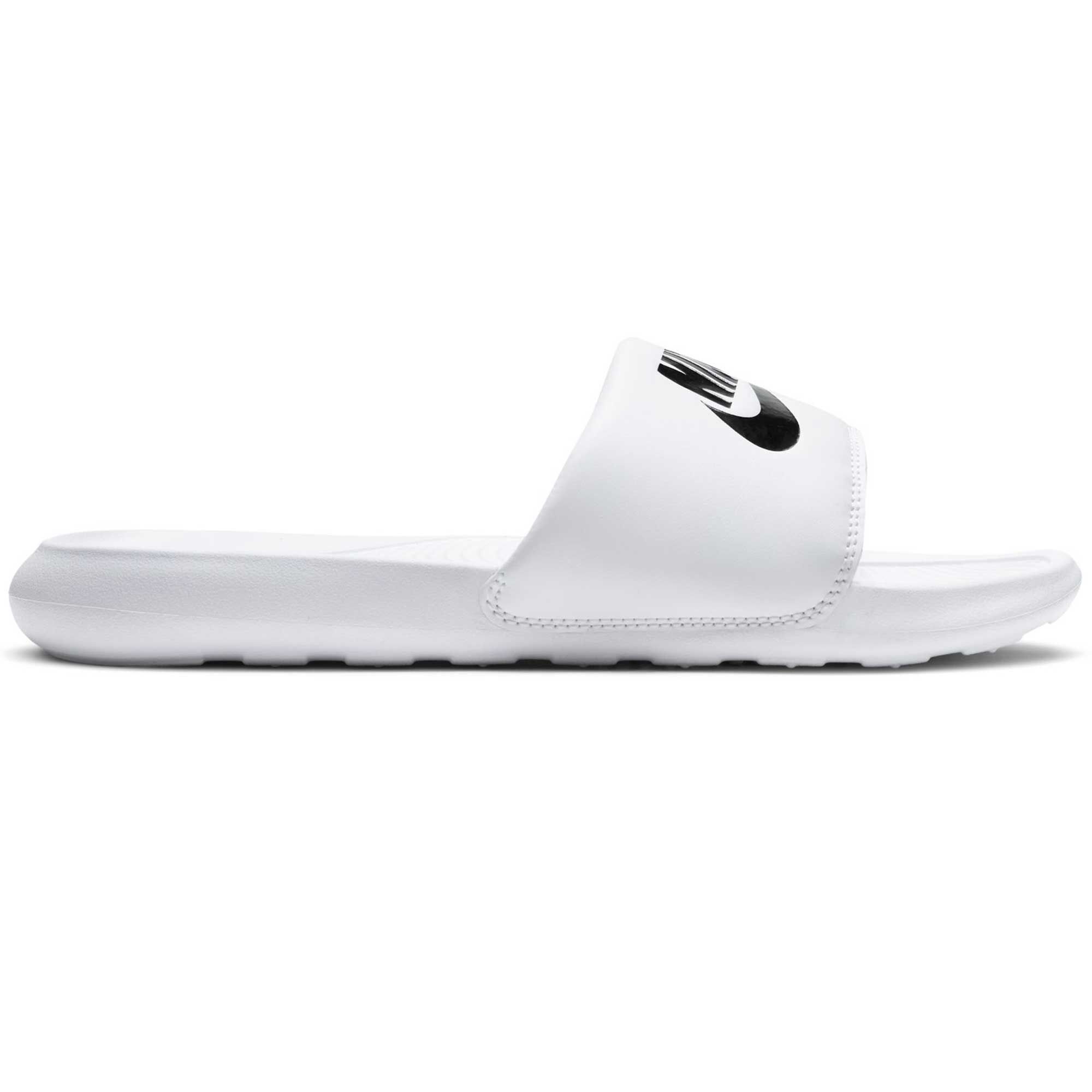 Nike Victori One Right Side View