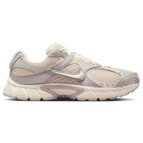 Performance & Running Shoes Nike V5 RNR Right Side View