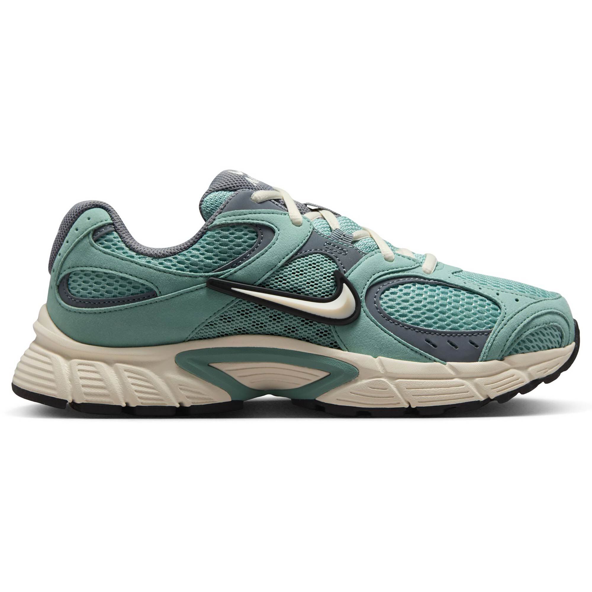 Nike V5 RNR Right Side View