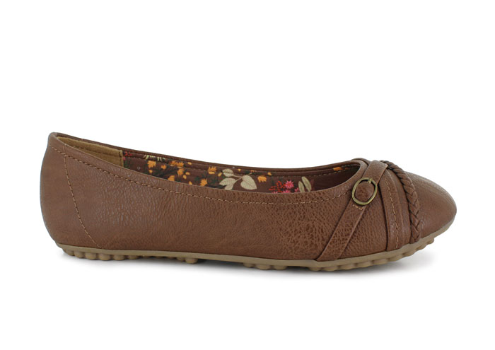 Flat shoes