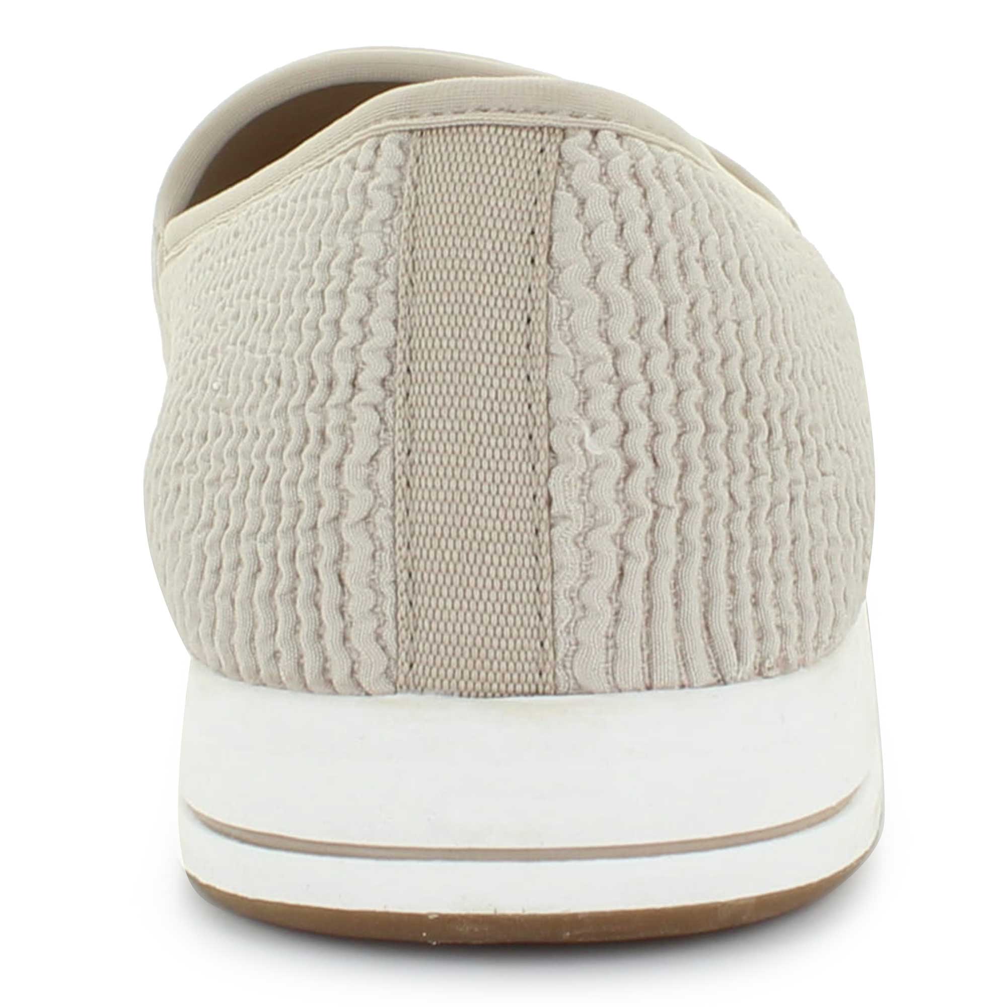 Clarks Cloudsteppers Breeze Stretch